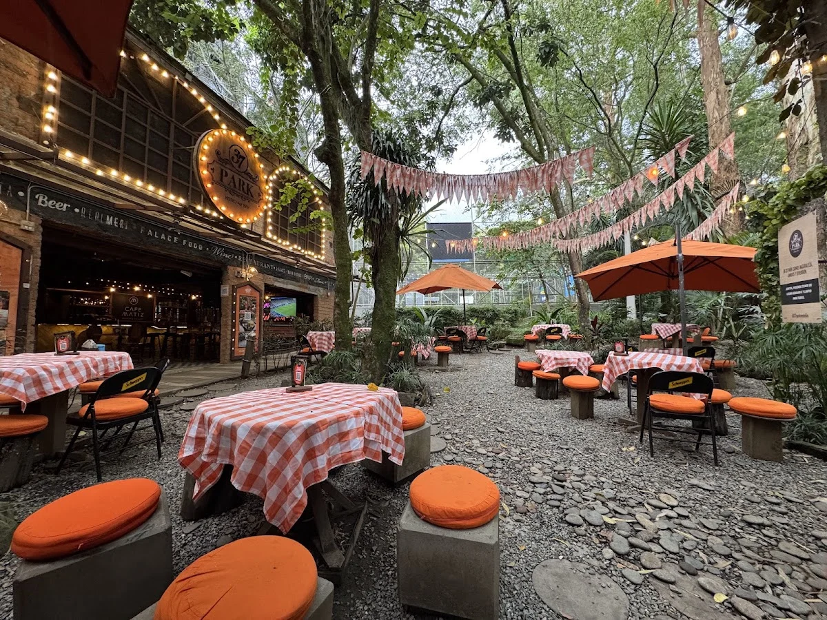 37 Park Medellín | Restaurante & Bar