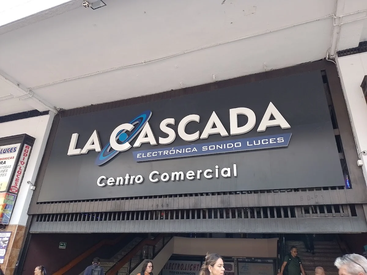 Centro Comercial La Cascada
