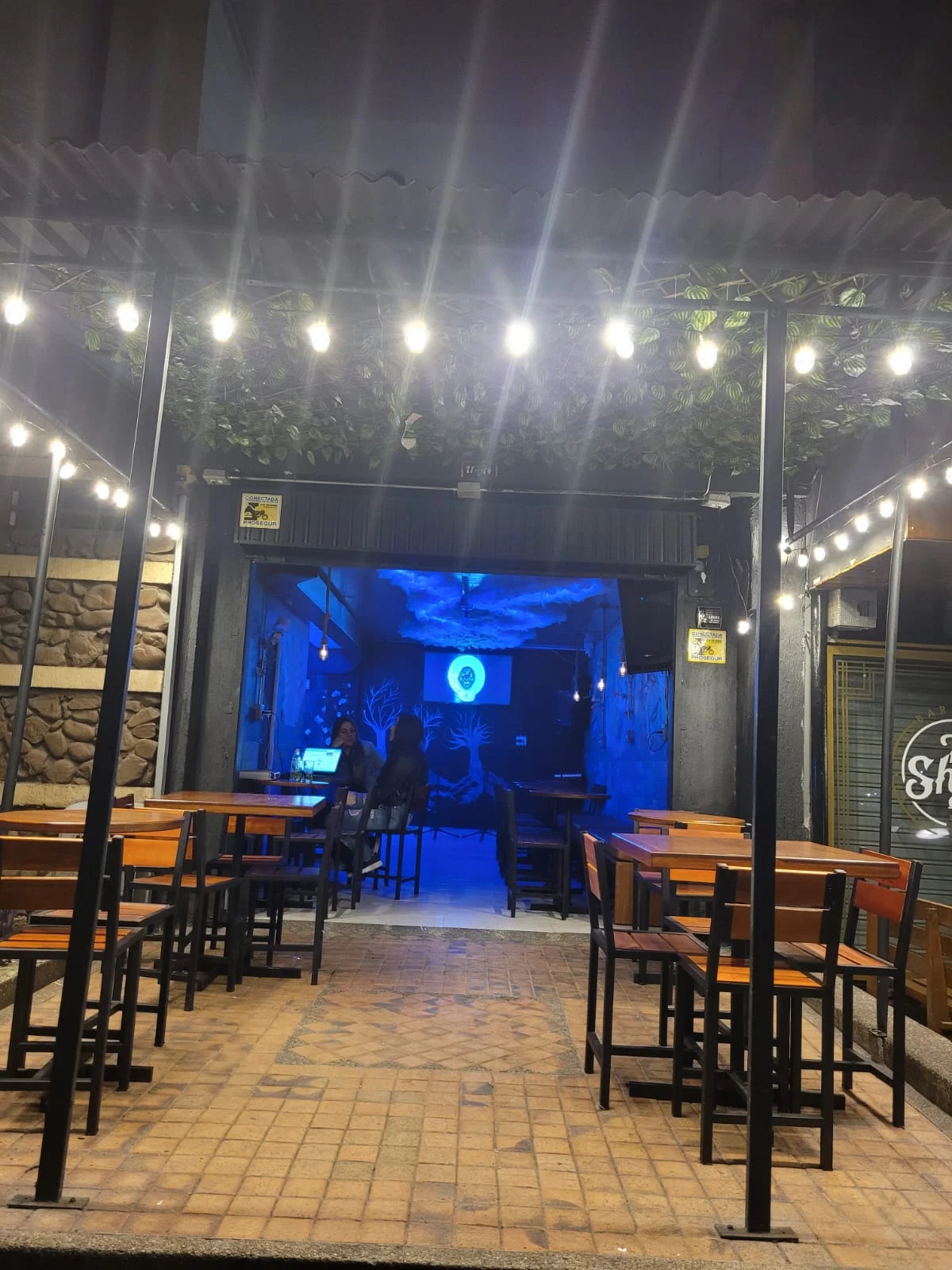 EnCanto Karaoke Bar