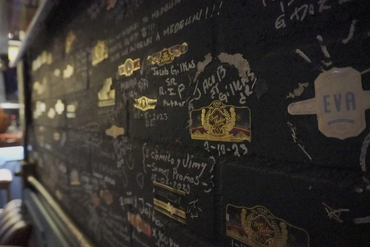 Losmios Cigar Bar - 2