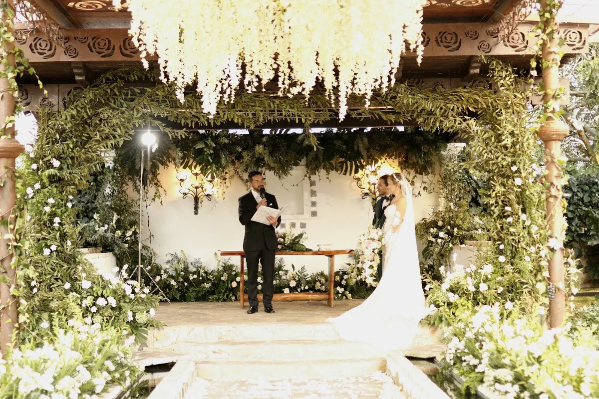 Marcela y Hover I Sacerdotisa y Oficiante de Bodas simbolicas I Ceremonias de matrimonio