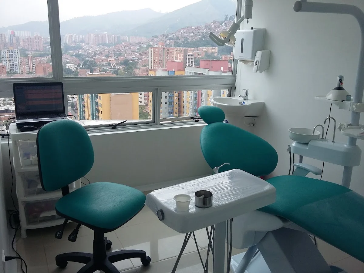 Odontoexpertos Centro Comercial Los molinos