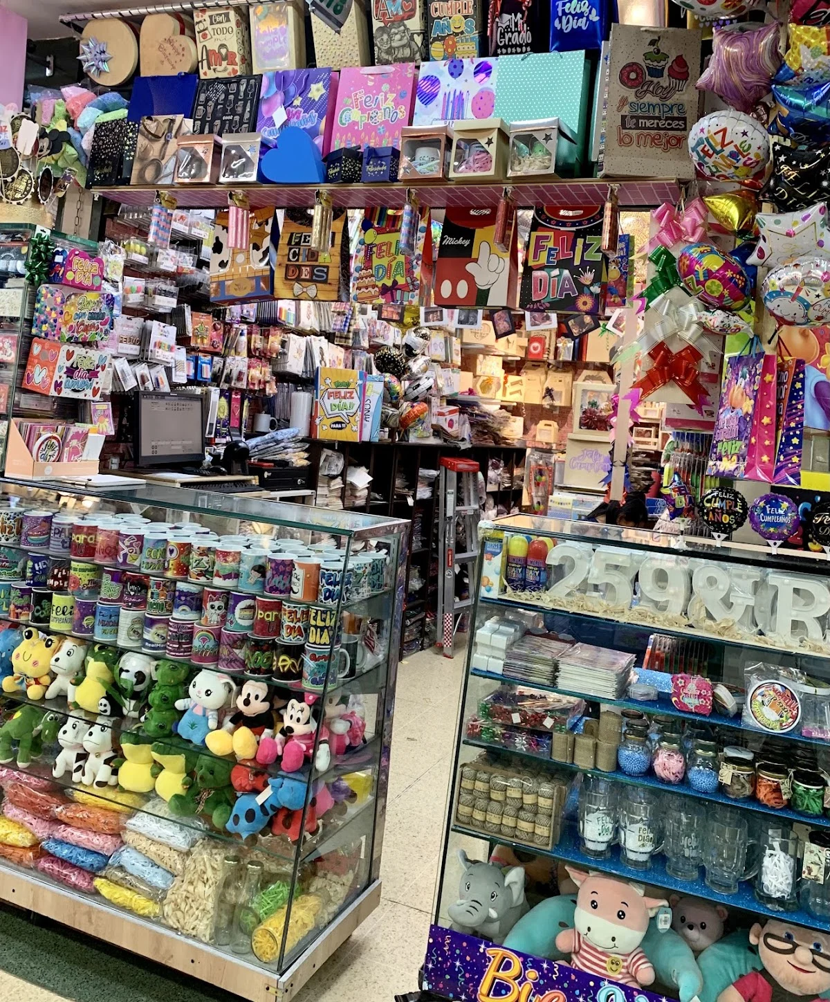PAPELERIA MUNDIAL. DISTRIBUIDORES MAYORISTAS