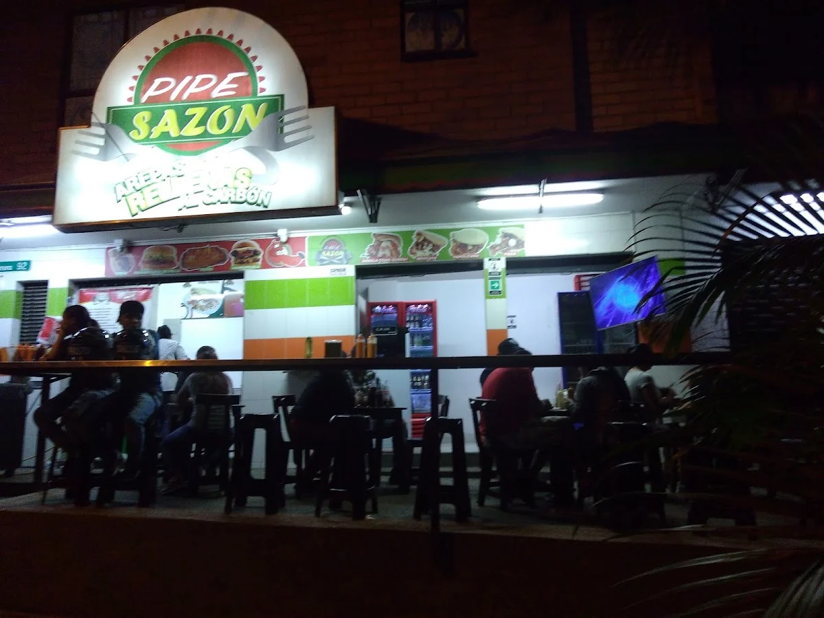 Pipe Sazón - Arepas rellenas al carbón