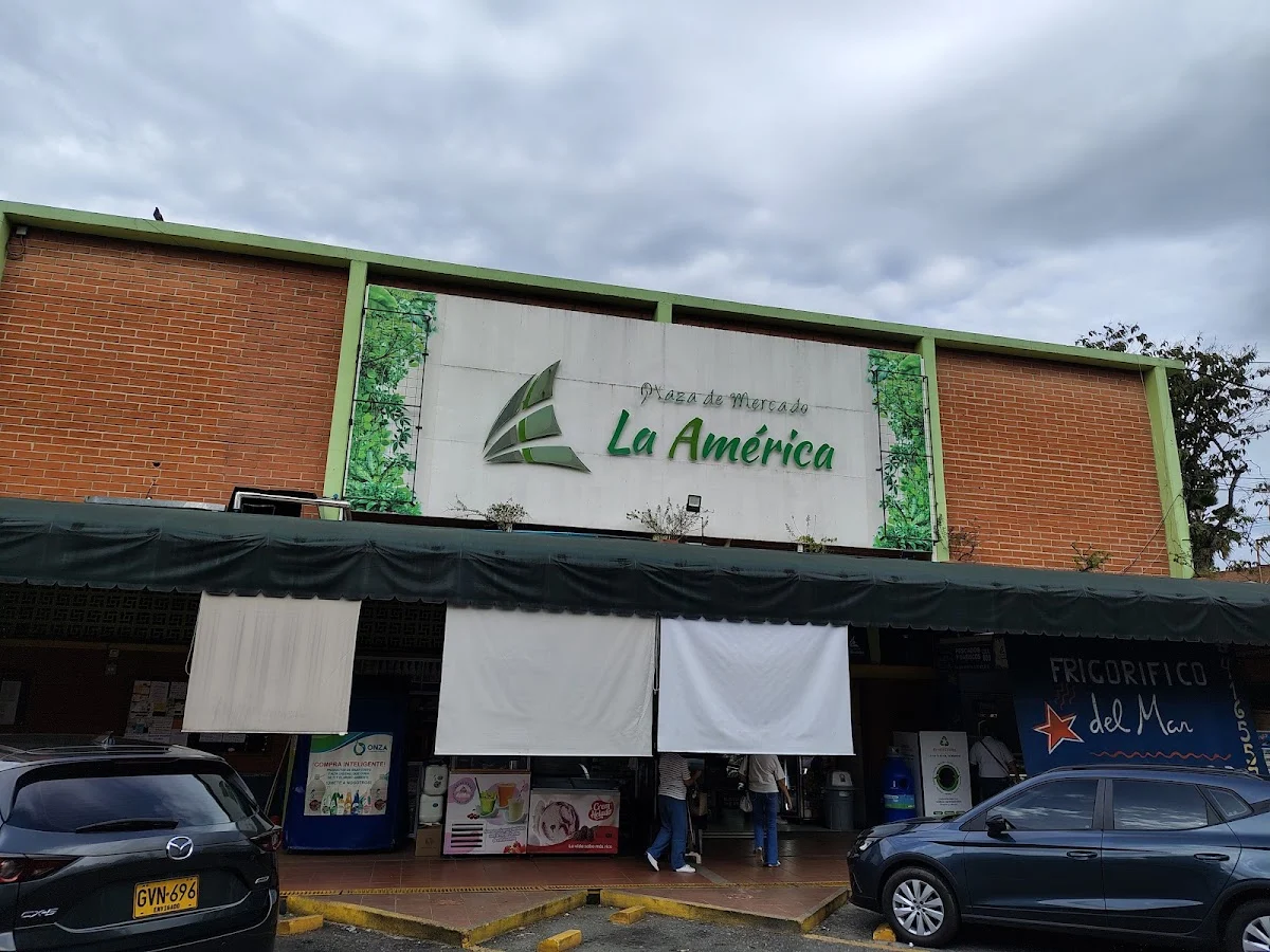 Plaza de Mercado La América