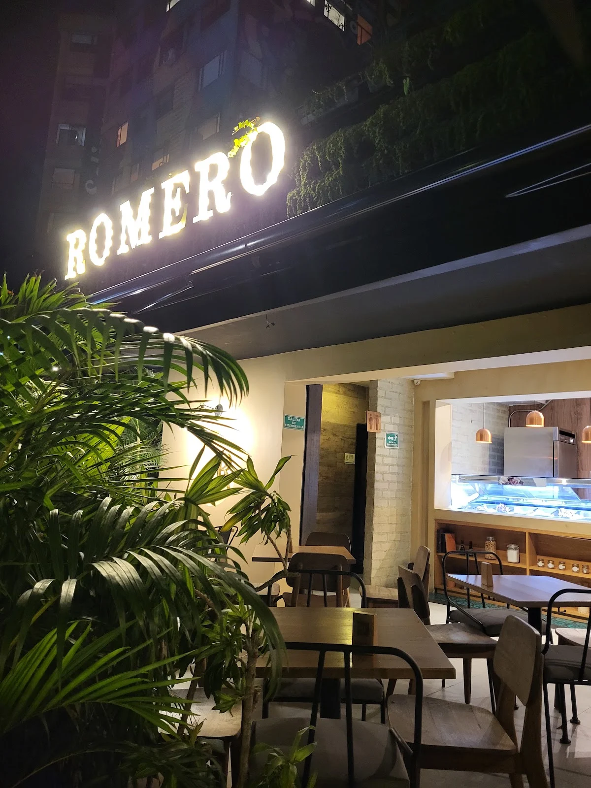 Romero Cocina Artesanal | Restaurante en La 10, Poblado, Medellin