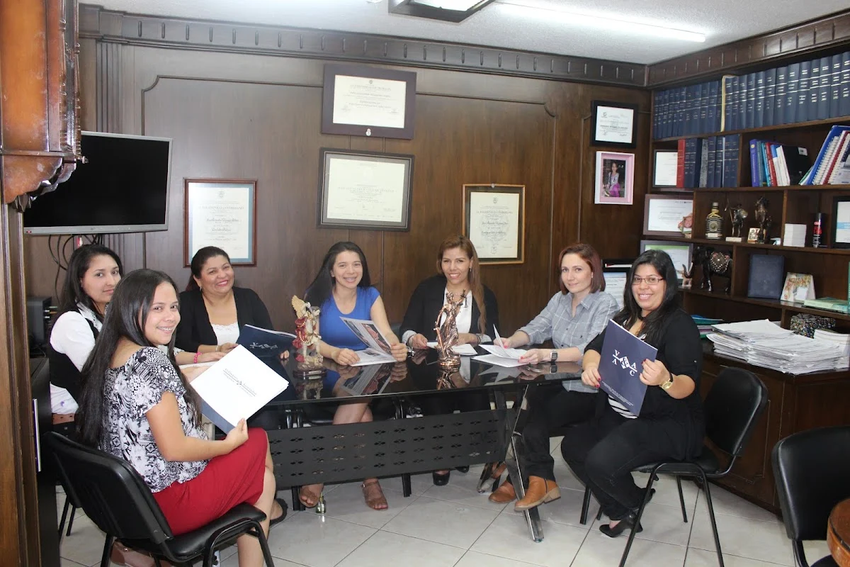 Velasquez & Asociados (Abogados y Contadores)