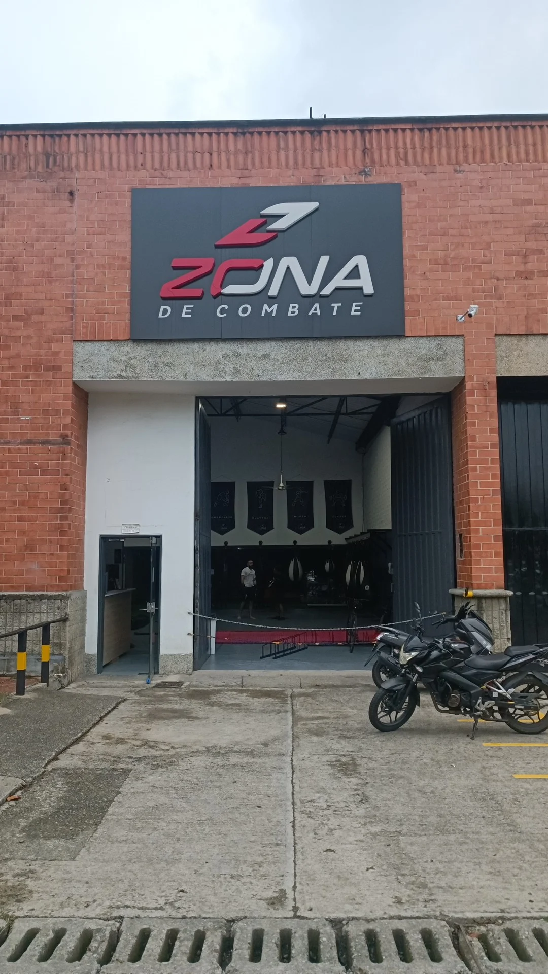 ZONA DE COMBATE MMA